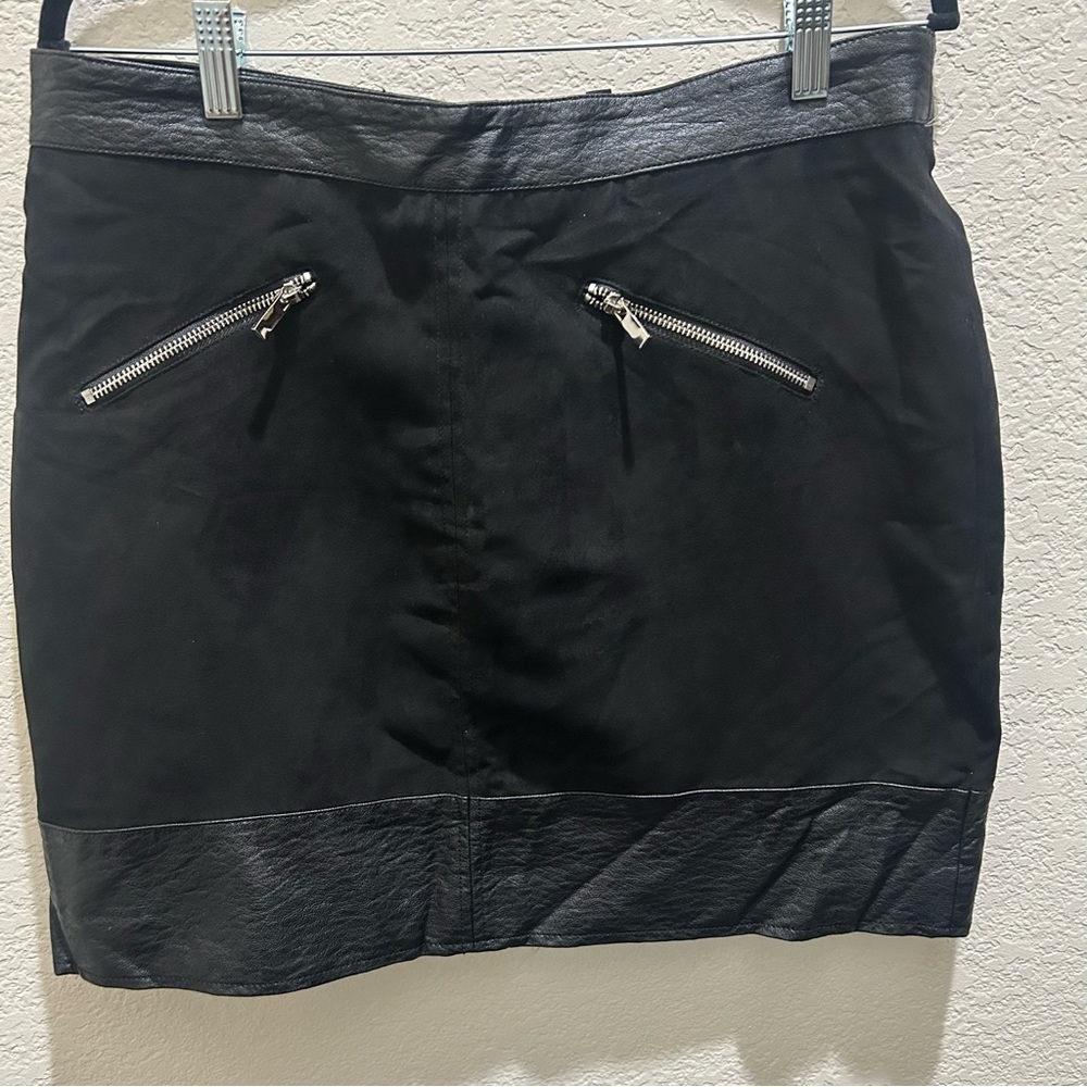 Black Mini Skirt with Zipper Accents Women’s 14